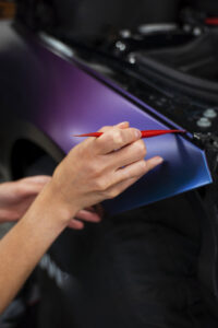 auto-service-salon-doign-car-wrapping